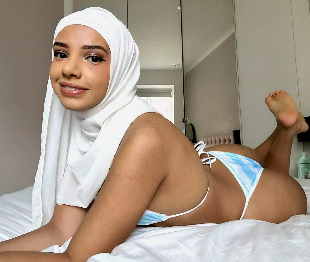 My bikini today, I think it's fine to go down to the pool posted by arabamira