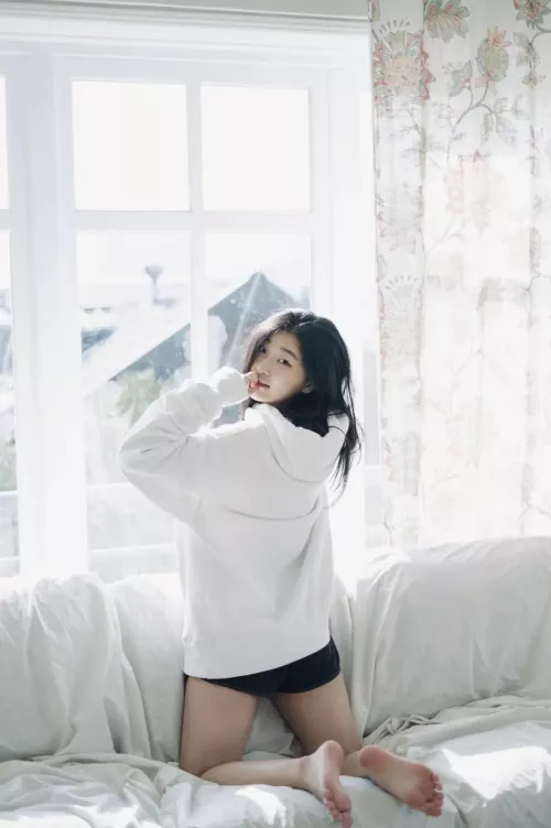 Petite Korean Girl by KTHwang