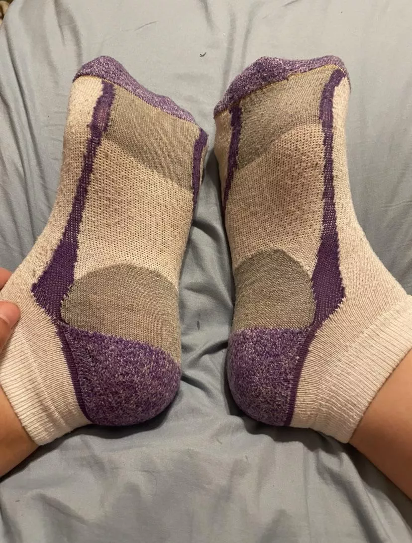 [Selling] Put my socks on your face and inhale just how hard I worked out. Really crushed it today 🥵💕 posted by Tattoo_Goddess420
