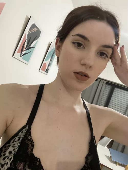 This kind of face is really gorgeous by LilAssKicker1