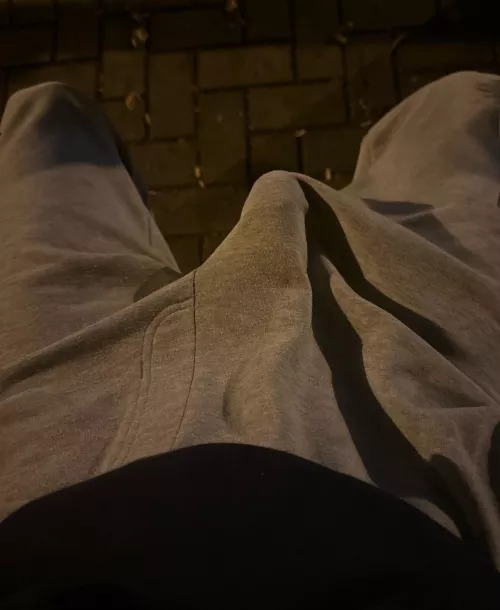 [18] Chilling outside by gagaInKopf