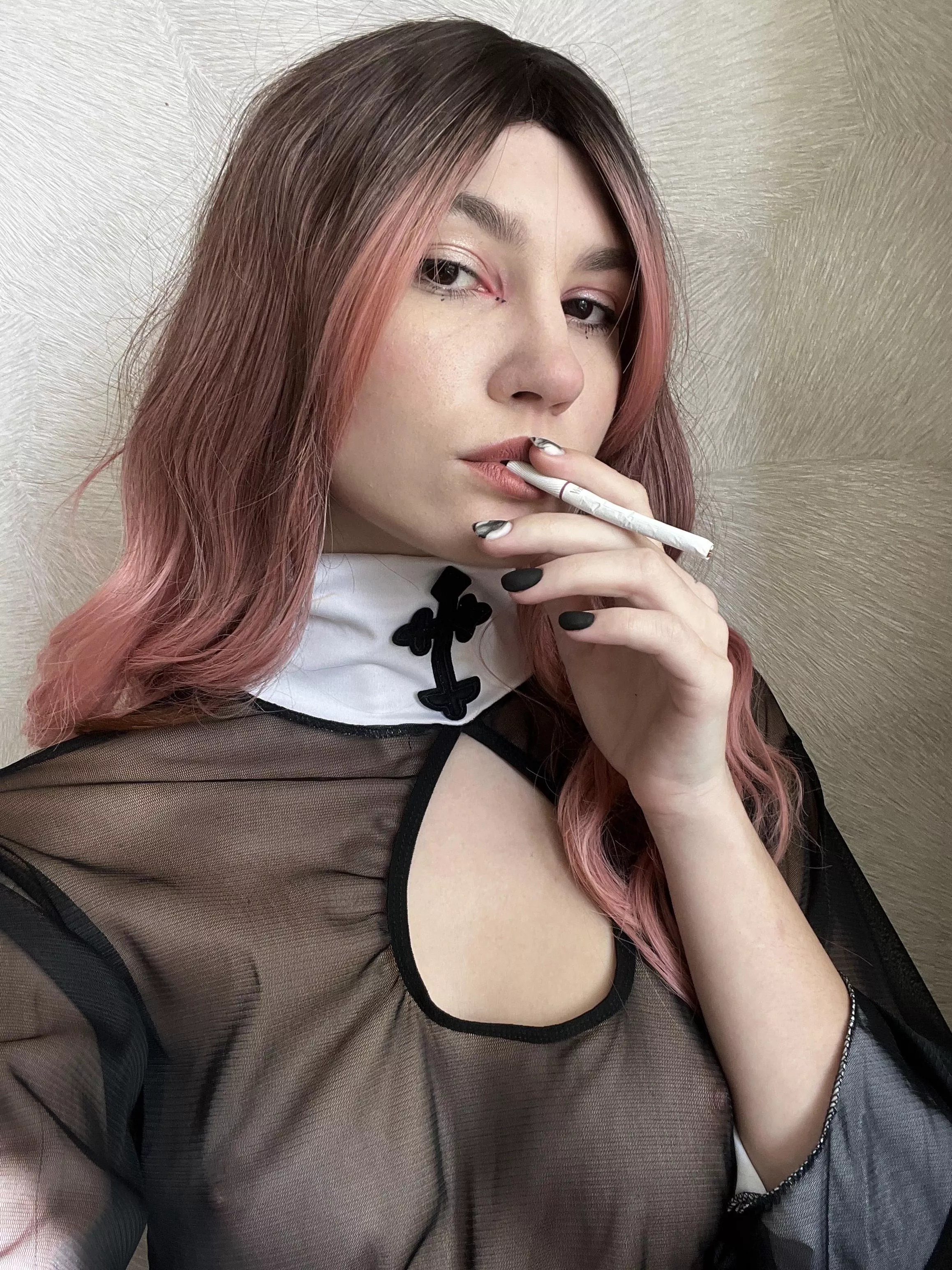 Are you attracted to girls who smoke posted by ashlynnYy