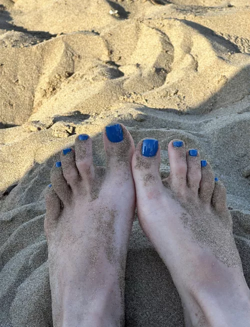 Do you like my blue pedicure at the beach by Twinkleetwilight