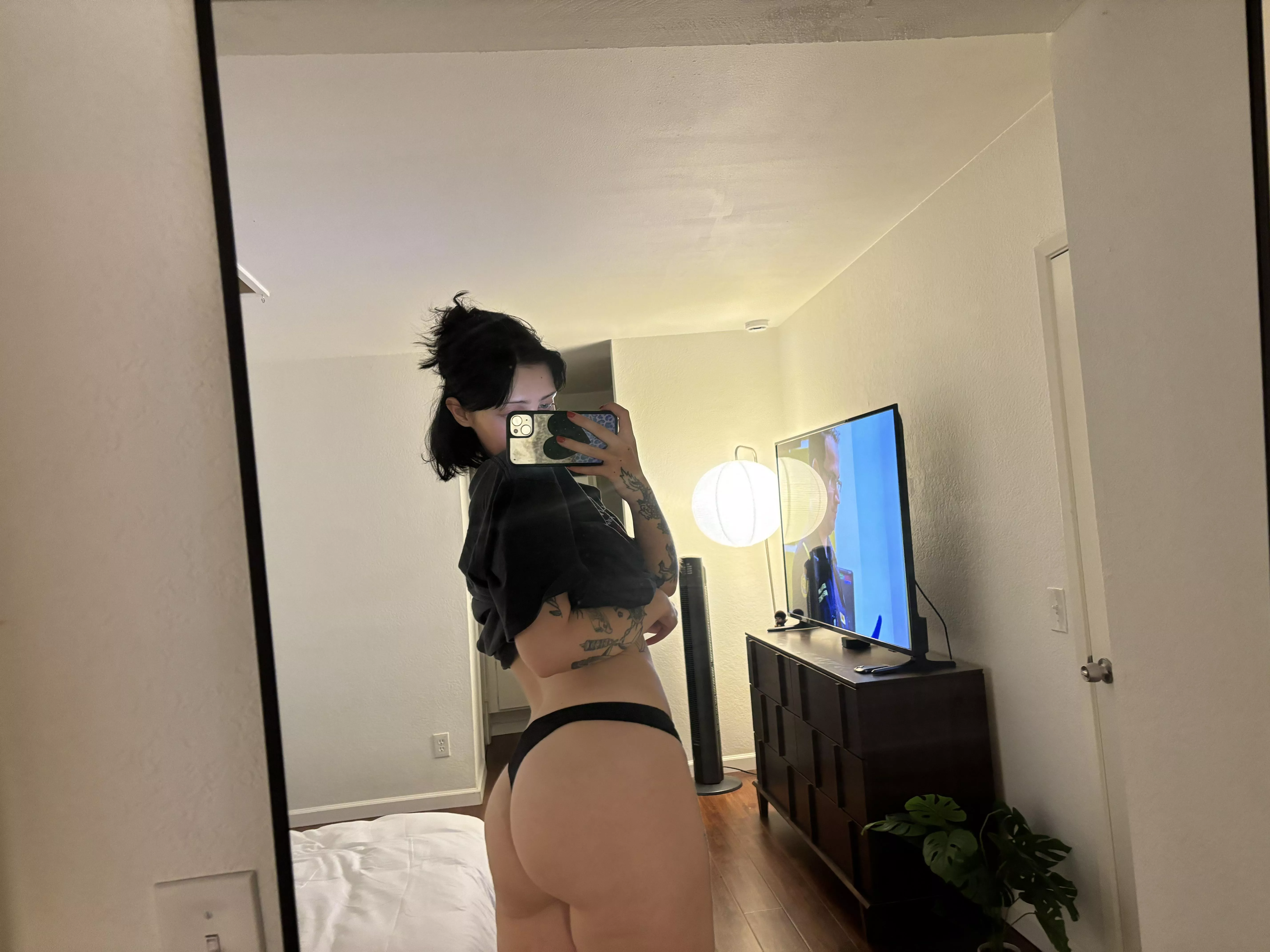 hope you like thick girls with tattoos posted by ivyblanc777