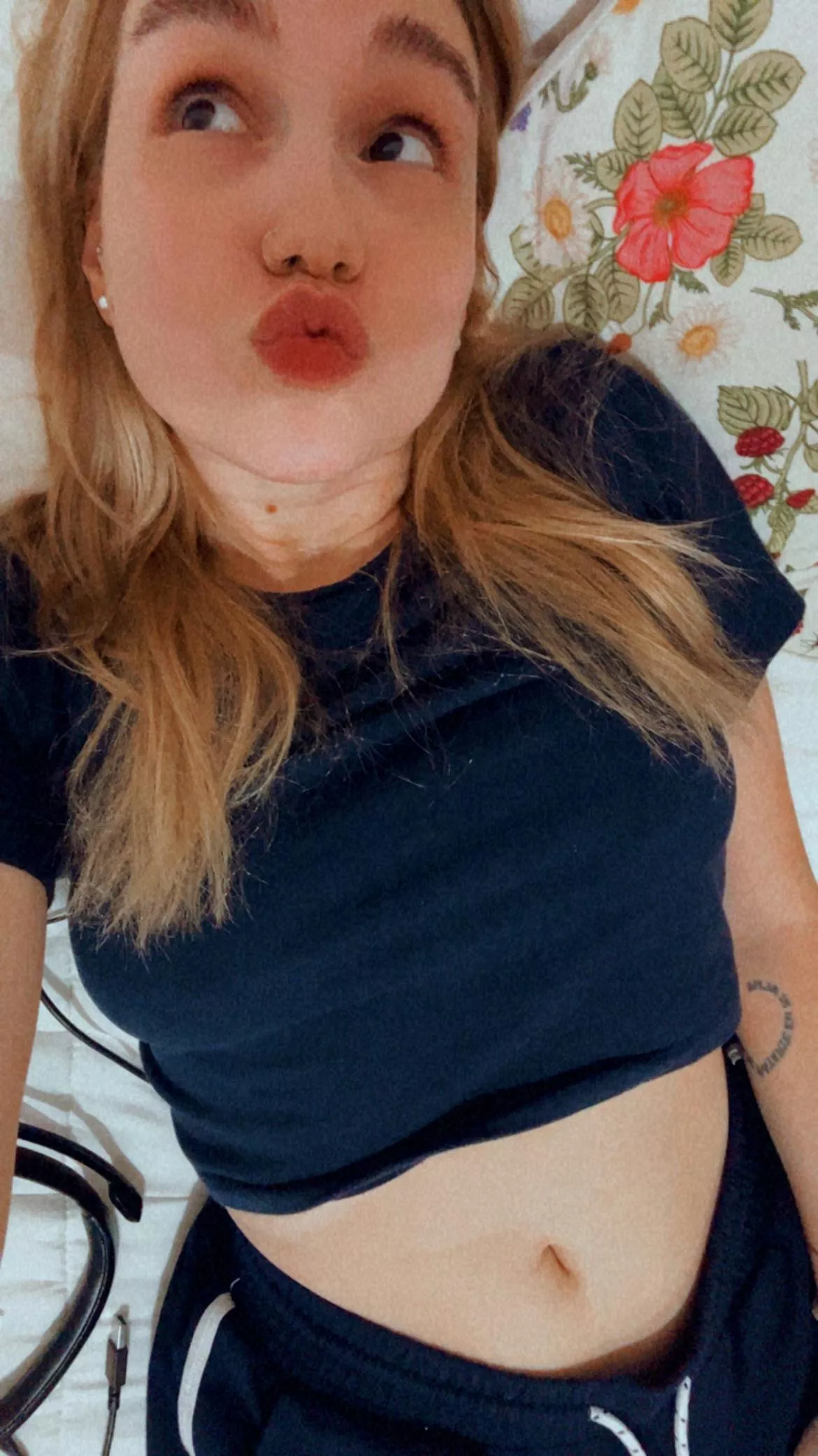 I hope you like kissing my belly button posted by AGUSX_