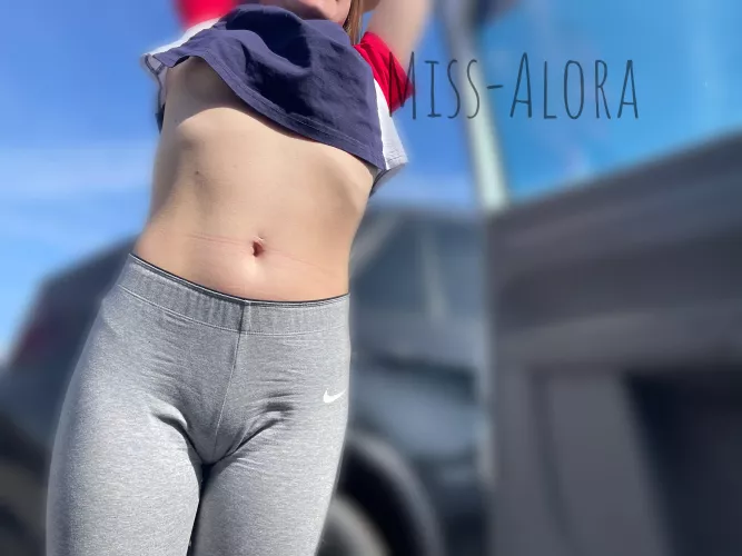 My box is always visible in leggings  by miss-alora