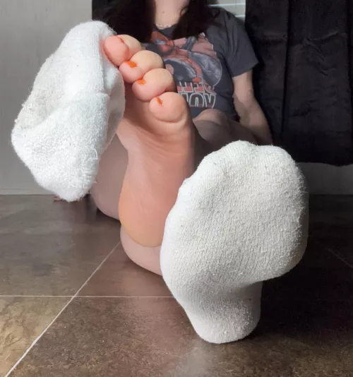 My scent filled the room🤤 by Ill_Establishment688