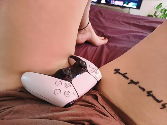 Online now.. ✨ by annadegetau