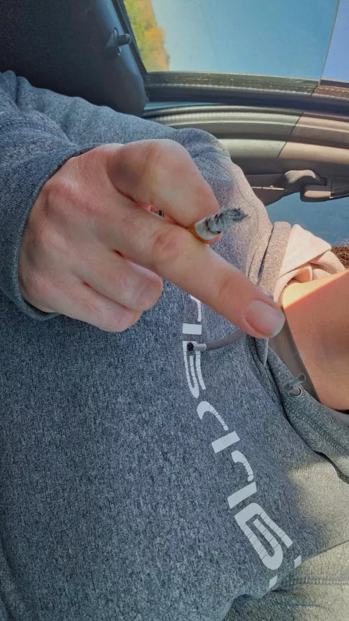 Smoking middle finger  by Thatonebateskid