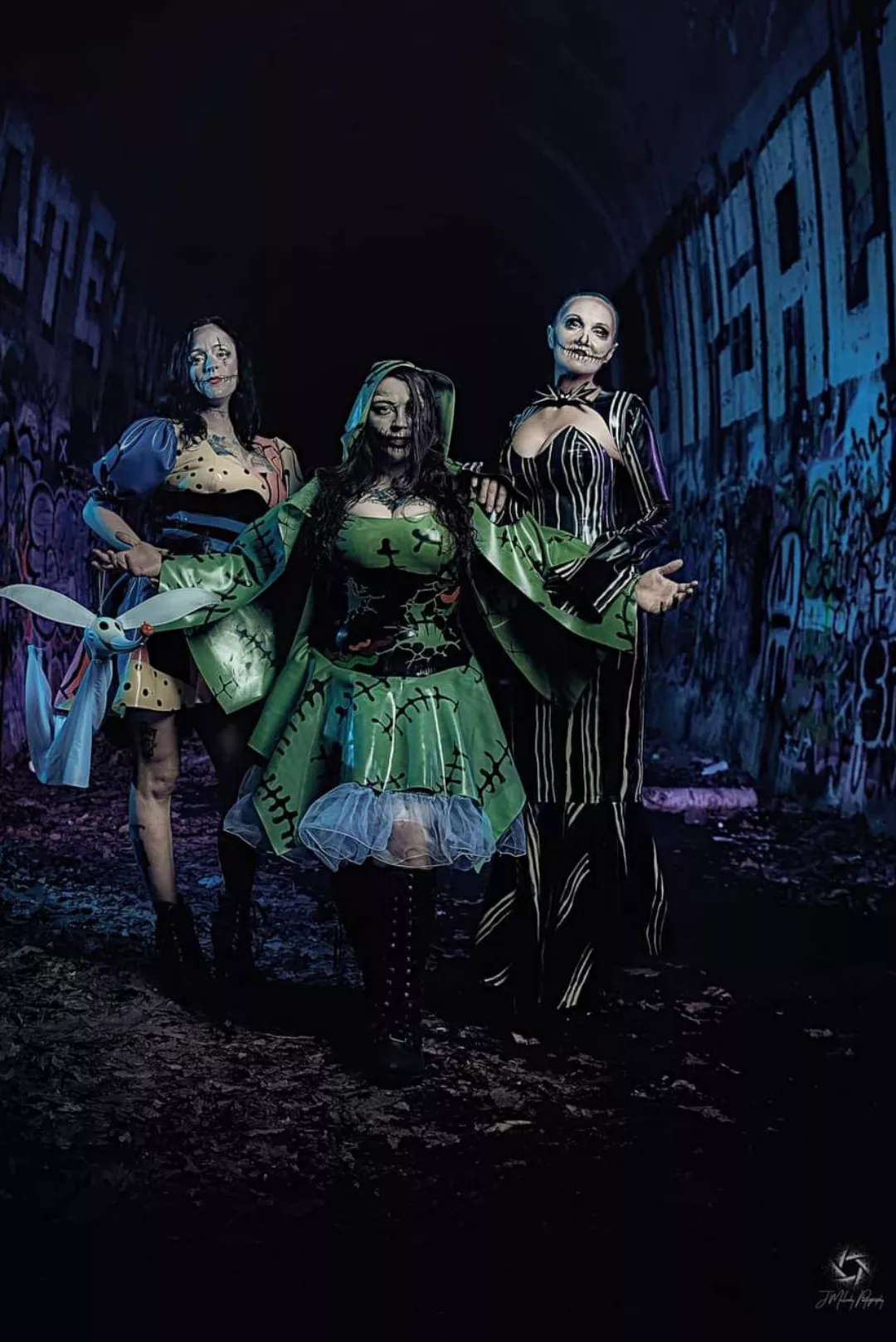 This is Halloween  posted by redeyedkira