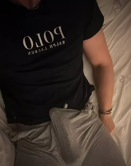 (20) wanna rub one out?  posted by Material_Oil7678