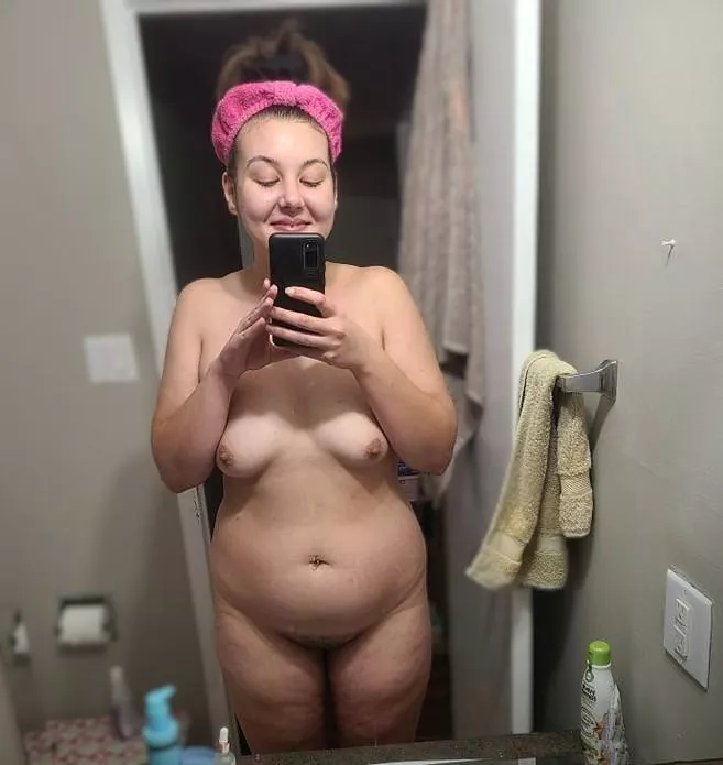 33, female, 175 pounds, 5 feet 10 inches.  posted by tangyb247