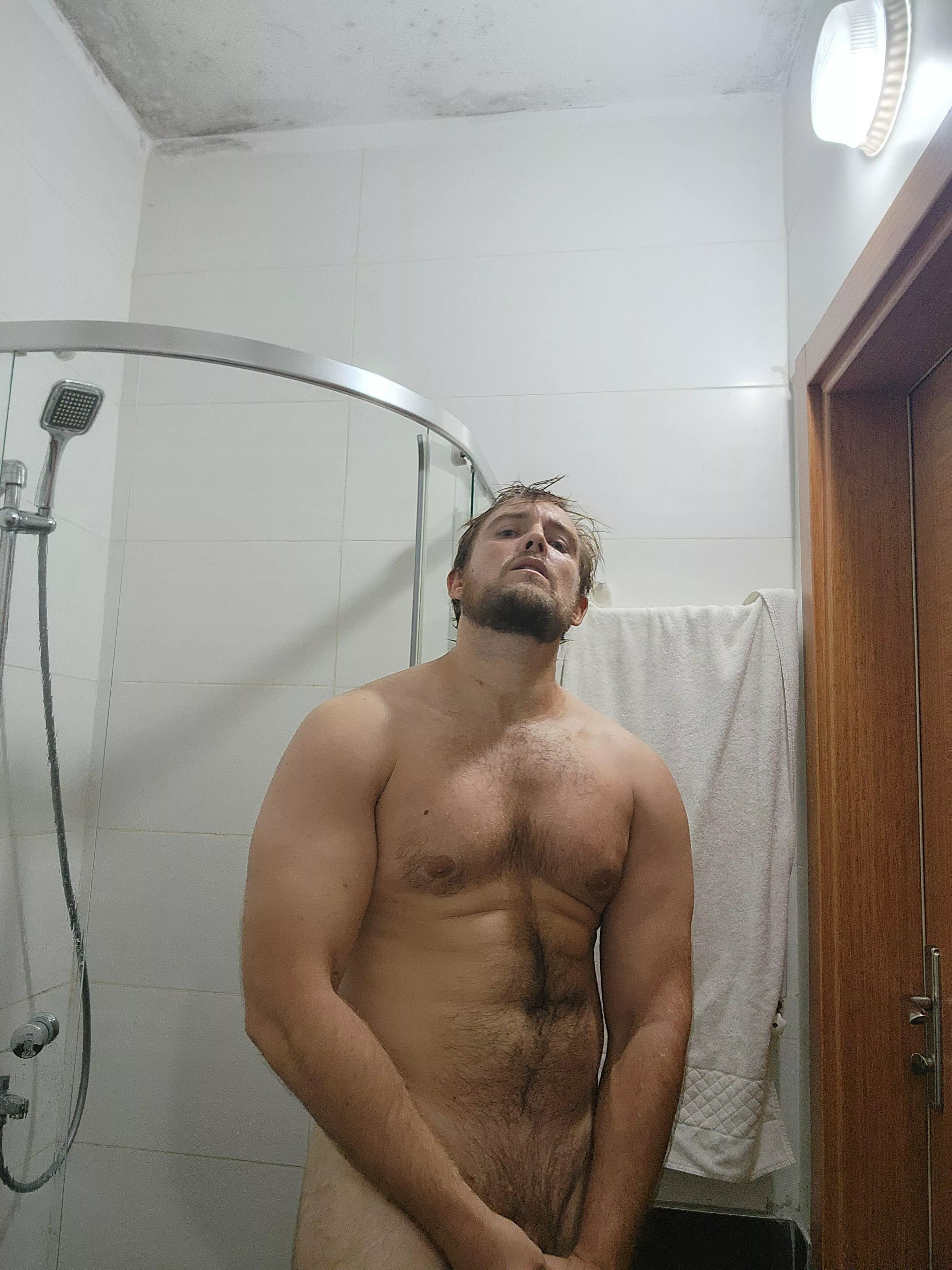 (34) does anyone like me?  posted by benfriendlyofficial