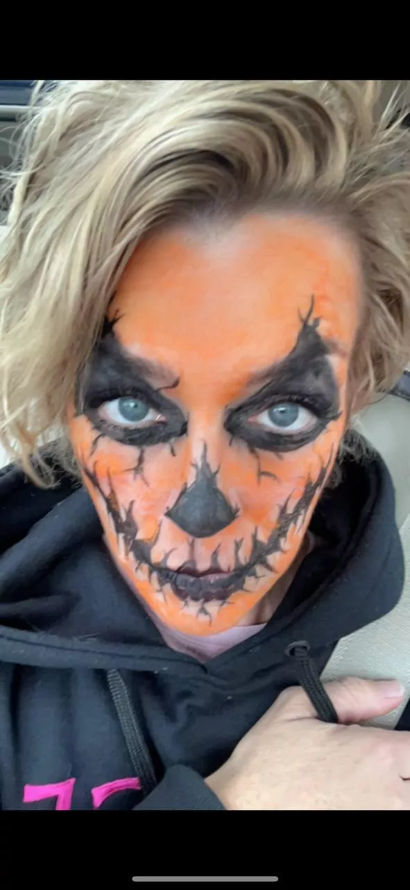 be a good boy and help mummy paint her face posted by SashaSins555