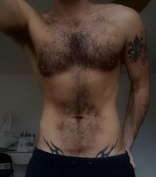 chest and pit content by em0twunk