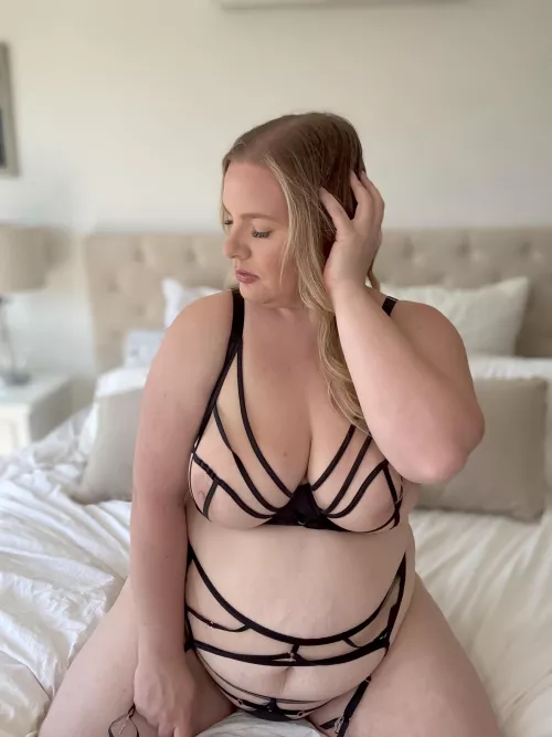 do you like my mommy body? by Hayleycurvy