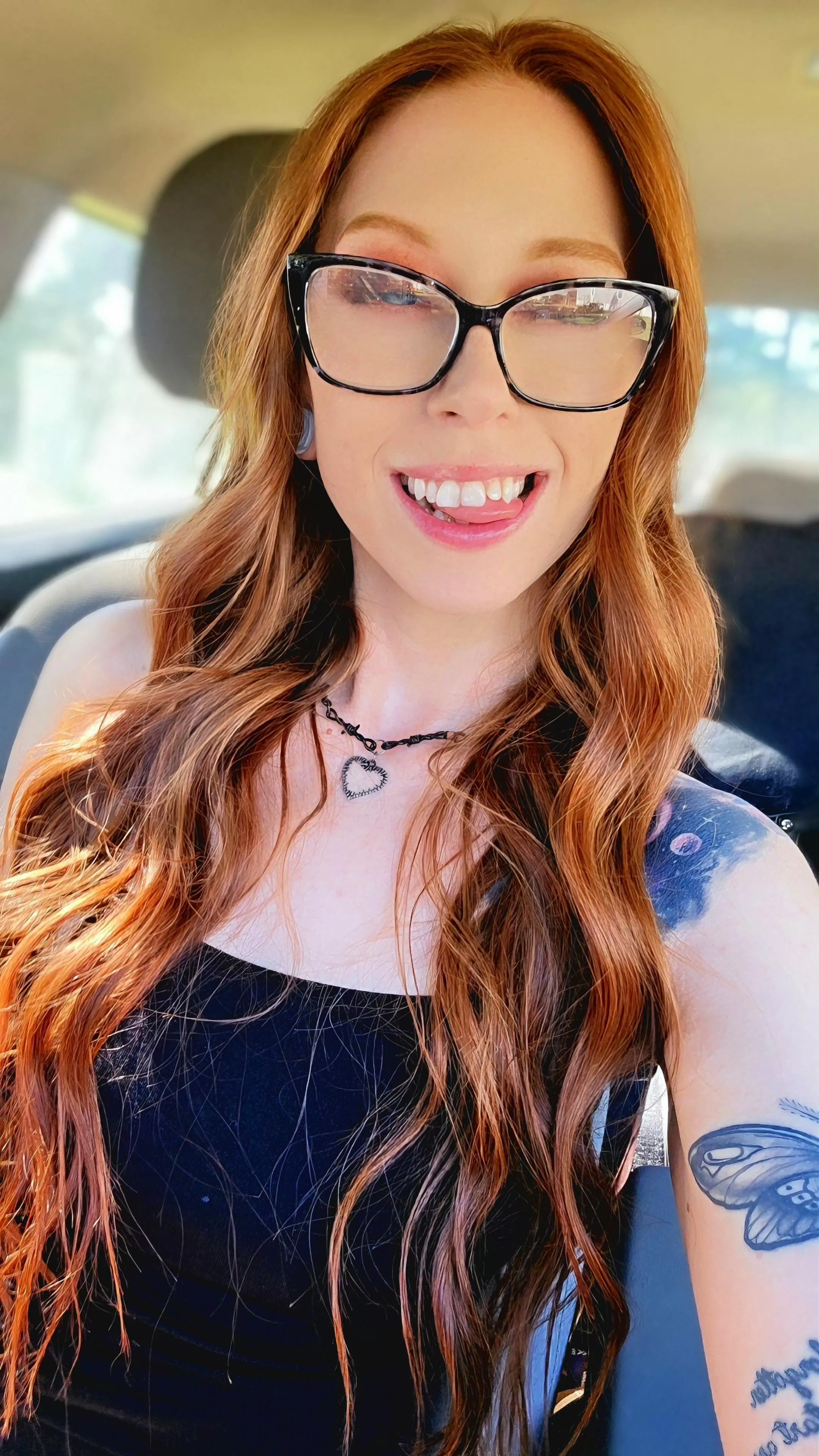 Grew my hair even longer 🖤 posted by istayyawayyyX