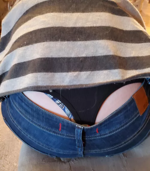 Guess what's happening here by somerata