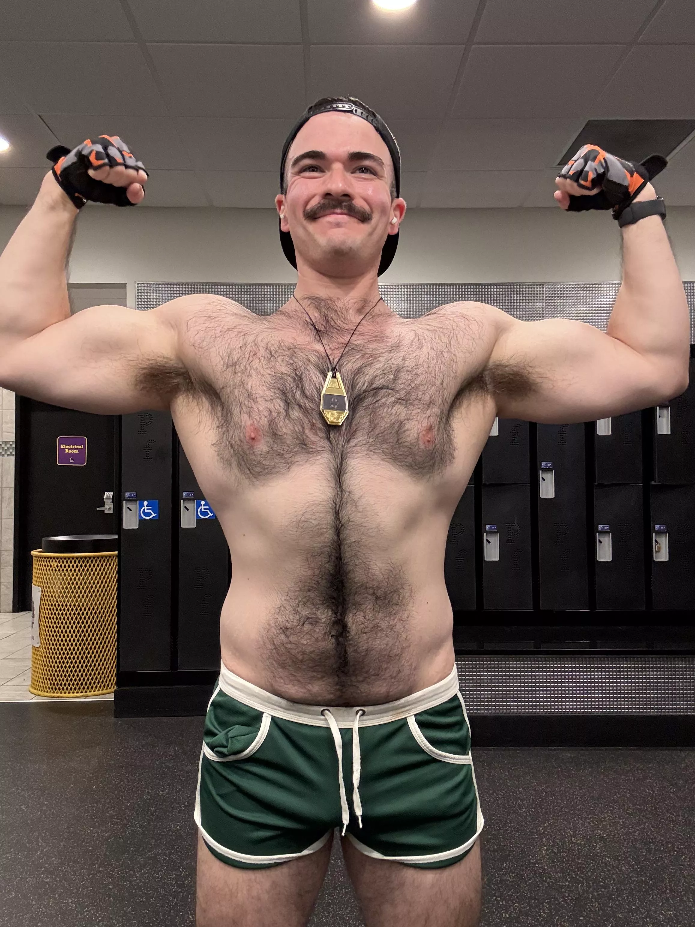 Hey boys! Just got approved to join! posted by AdjectiveOtter