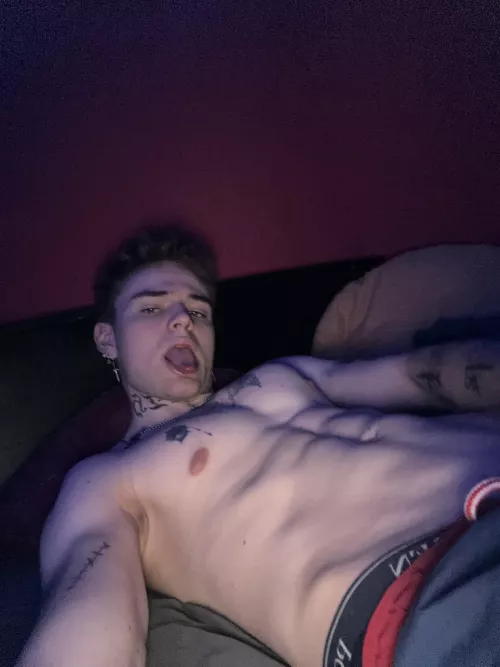 hows my v ? by imraezify