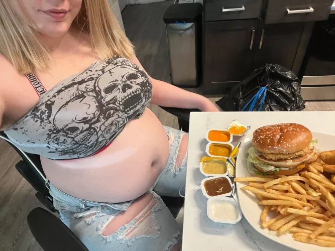 I can’t forget my dipping sauces 🤤🥰 by tiffmcintosh