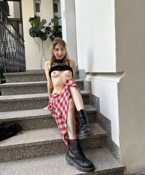 I meet you in the driveway with bare tits. How about that by dreamfairyy