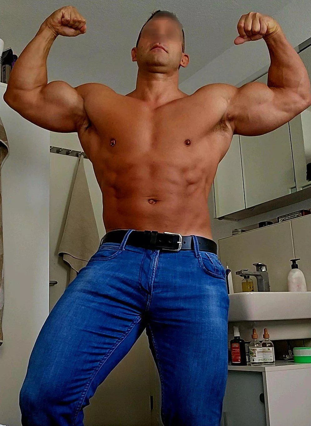 I´m a musclegod? posted by GermanMuscleBoss
