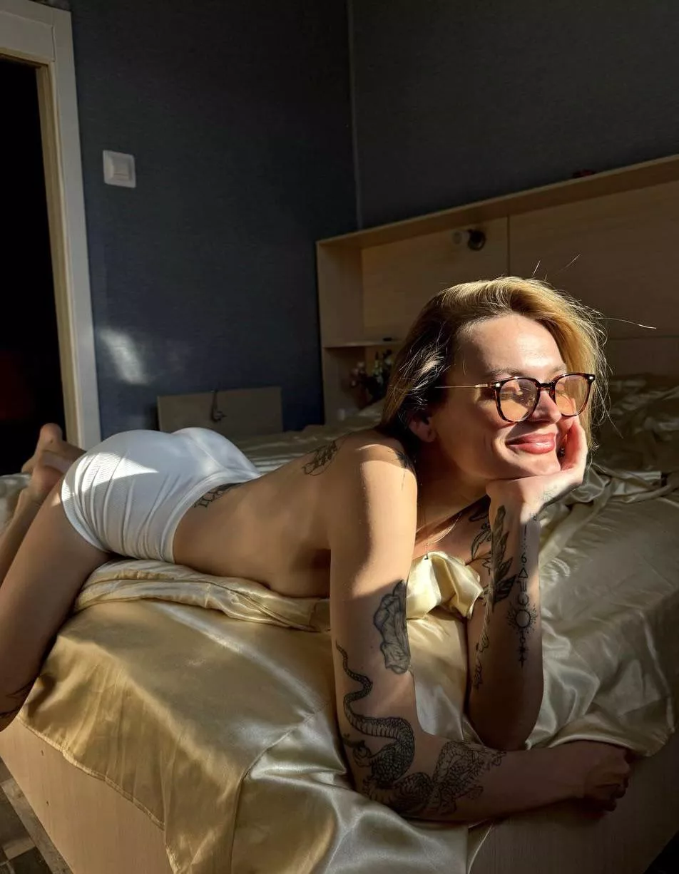 Just feel my vibes and join  posted by LenaMizu