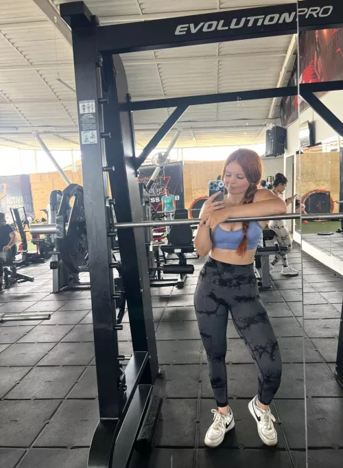 Looking good by SweetJessicaa