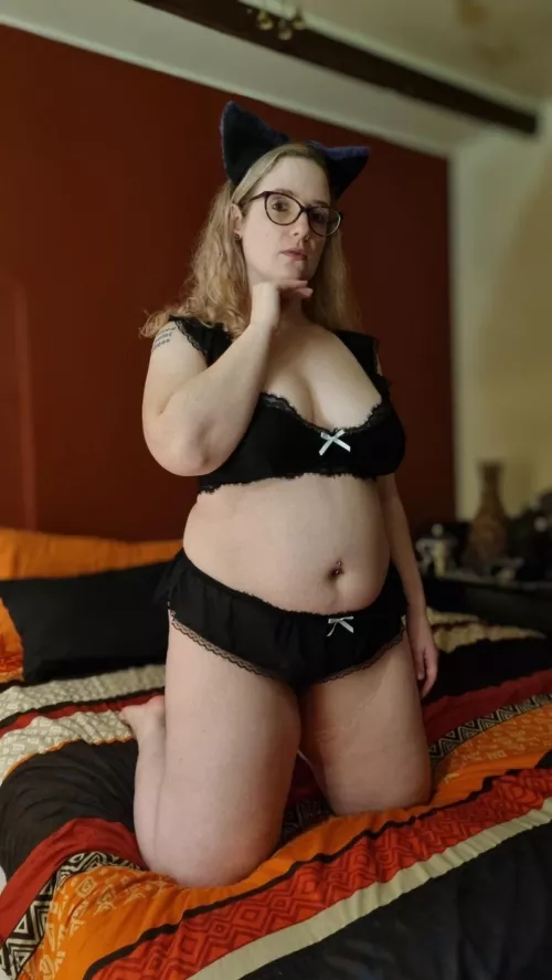 Meow by kittyrougemeow