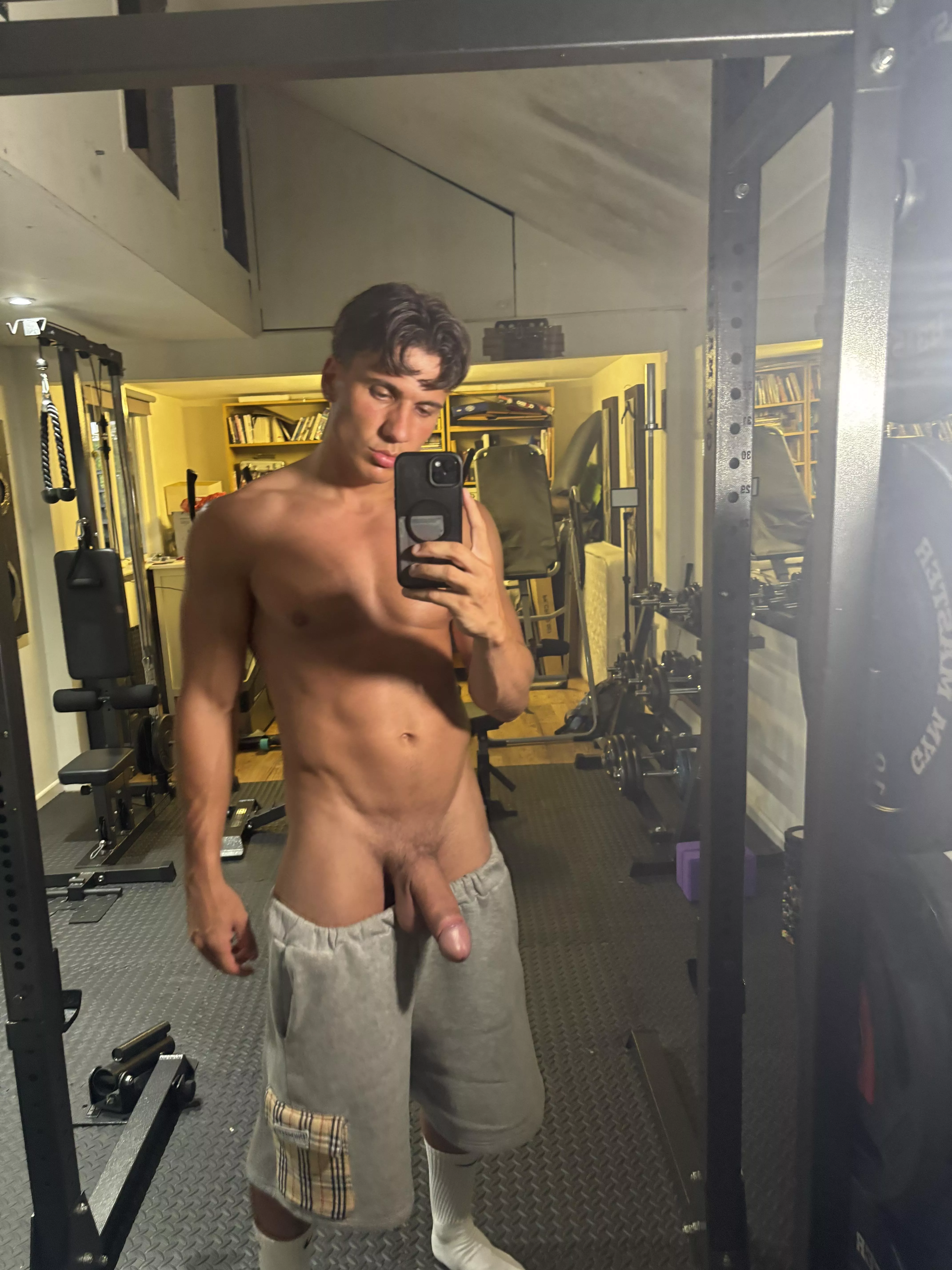 My shorts keep coming down  posted by Aonsu