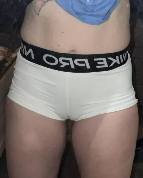 she's trying to get me in trouble. by cumwcourt