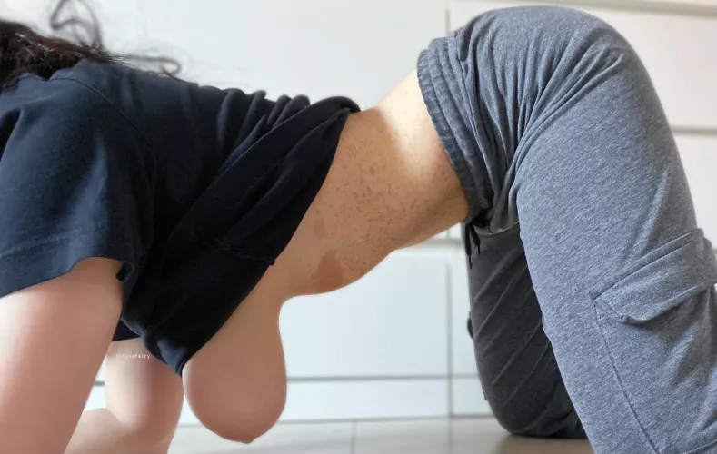 Slide underneath me ♡ by lilysafairy