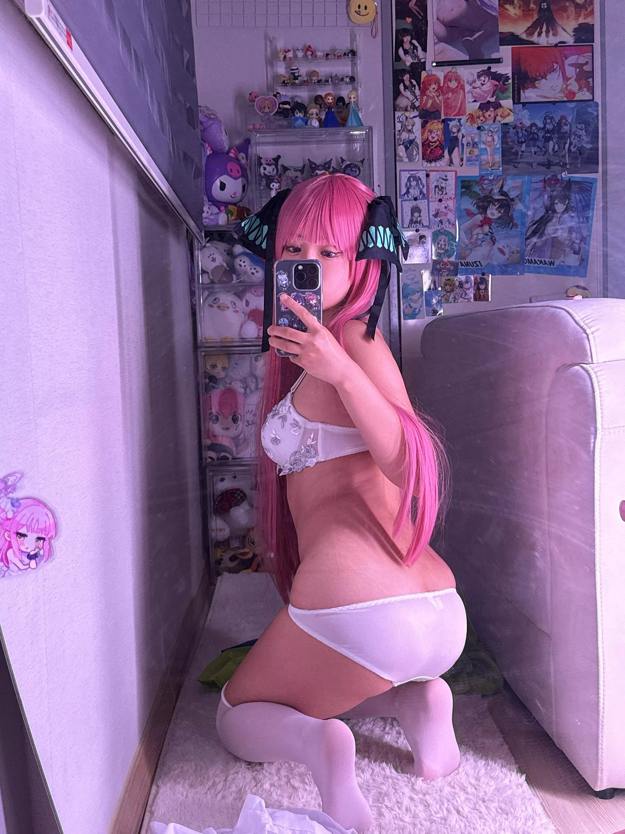 sneak peek :D  posted by Saige_Anne