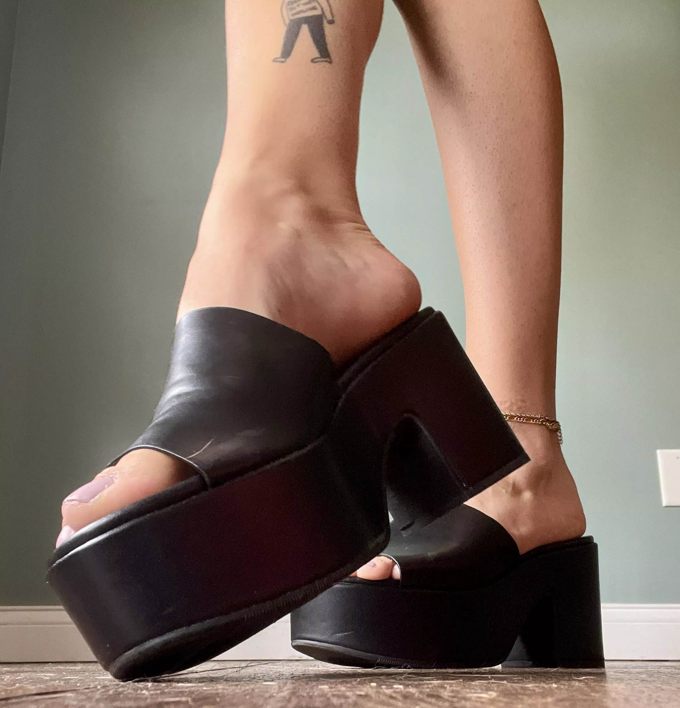 Stomping shoes posted by Vera_bee666