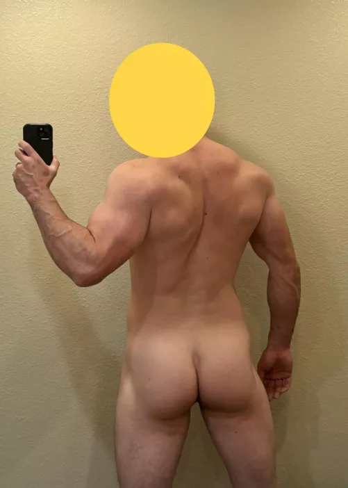 Trying to build a nice body 😊 by cloakedpurple