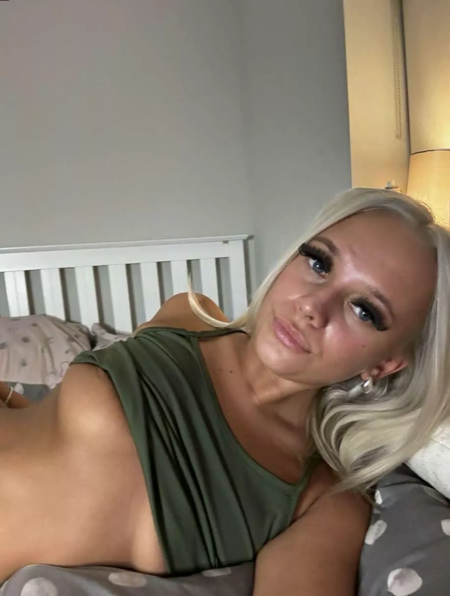 Who else does the pillow behind headboard trick .. posted by Horny_Jessa