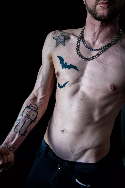 WHO WANT TO WORSHIP MY PIERCING NIPPLES by Roderick44