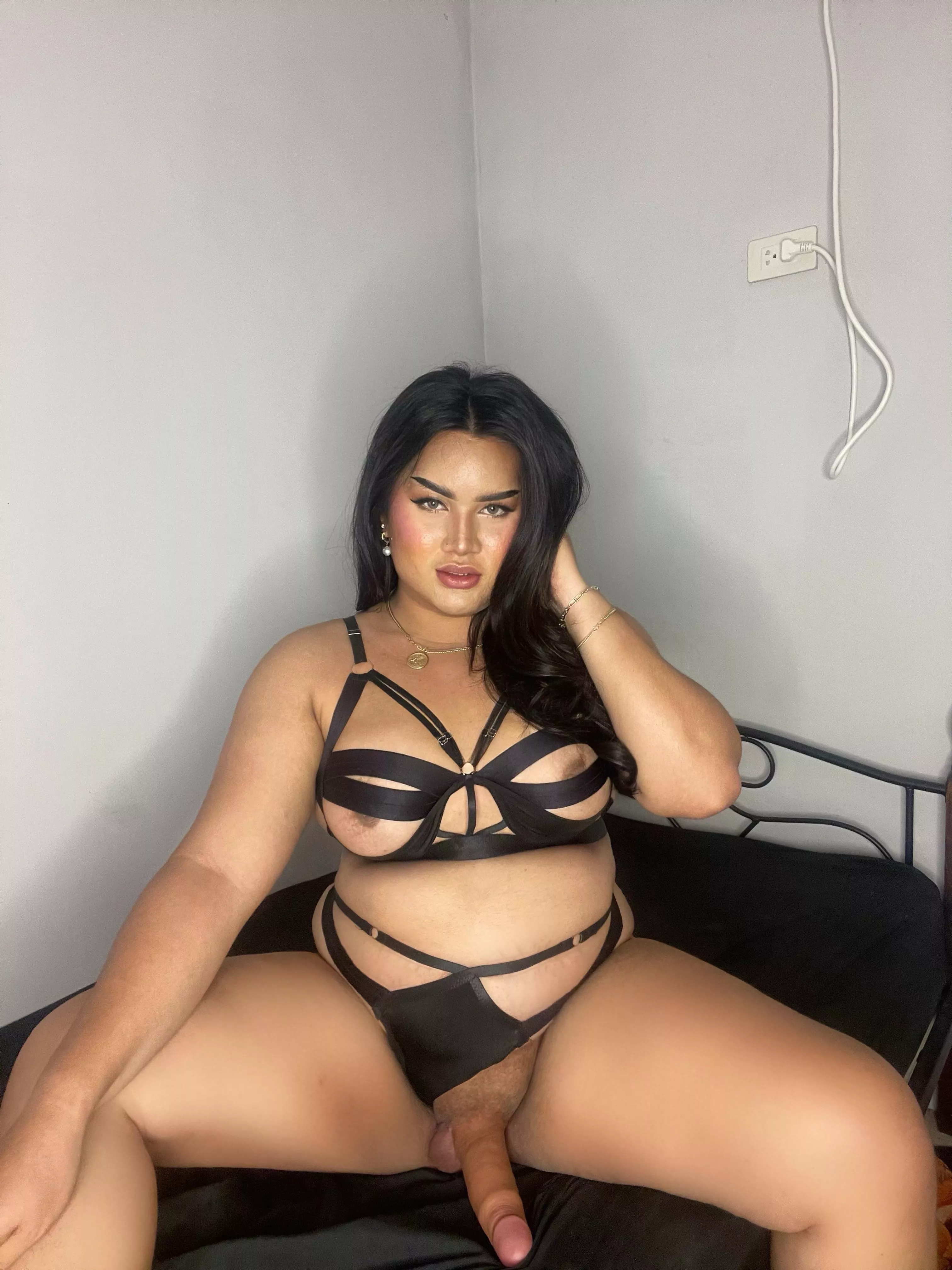 (23) Do I look good enough to svck and fvck  posted by Maica017