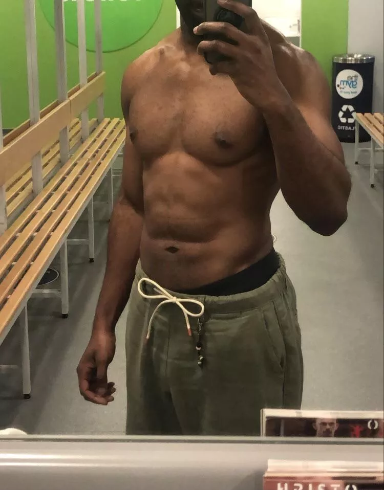 28 Dom. Pigs and subs submit to my dick. Into degrading/verbal/live cam. Sc: nasty_thoughts posted by bugaloo_logia