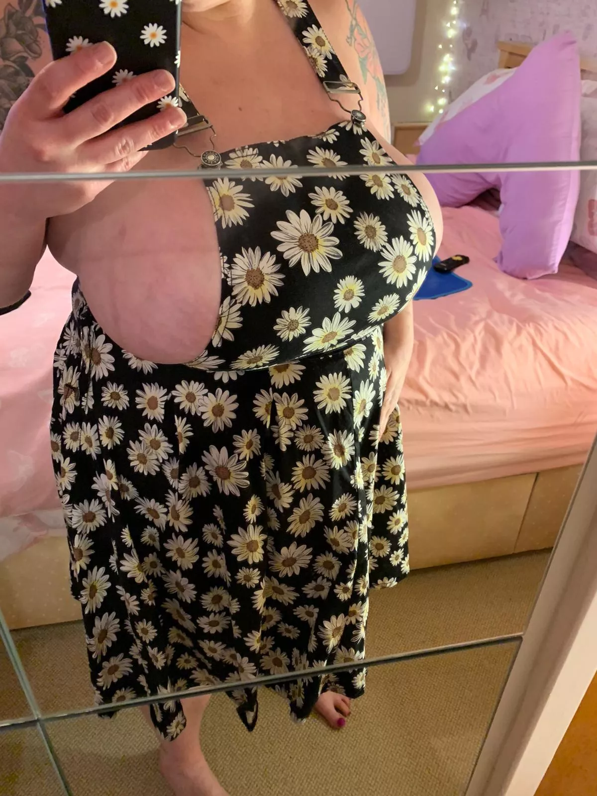 Anyone for extreme Sideboob  posted by Inyourdreams00