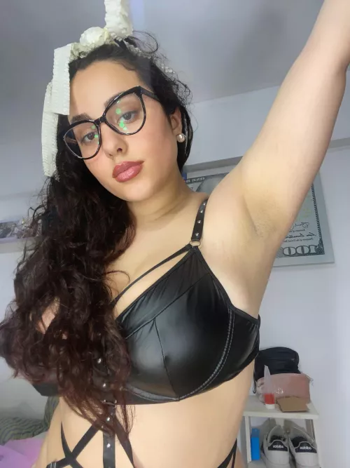 caress my soft armpits by Mistressmmar