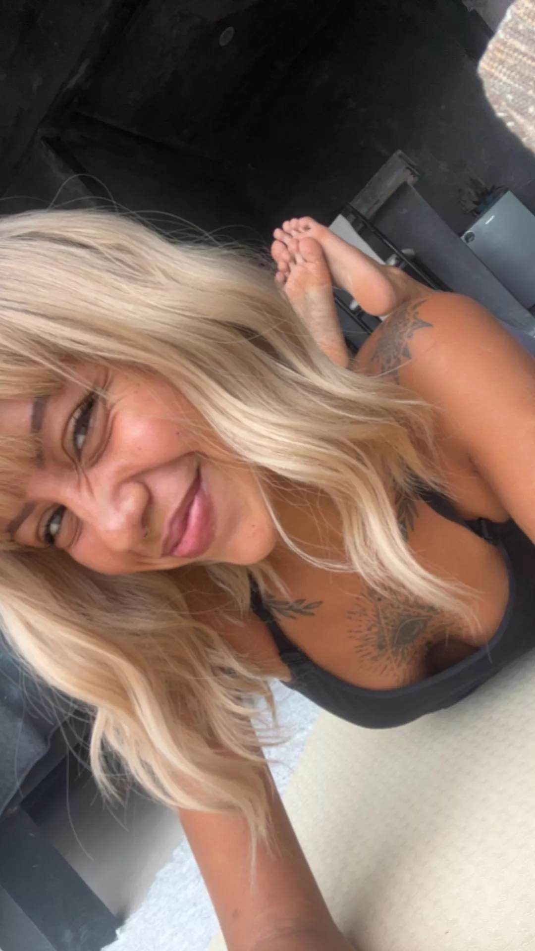 fj after yoga lesson? posted by oliviaafeet