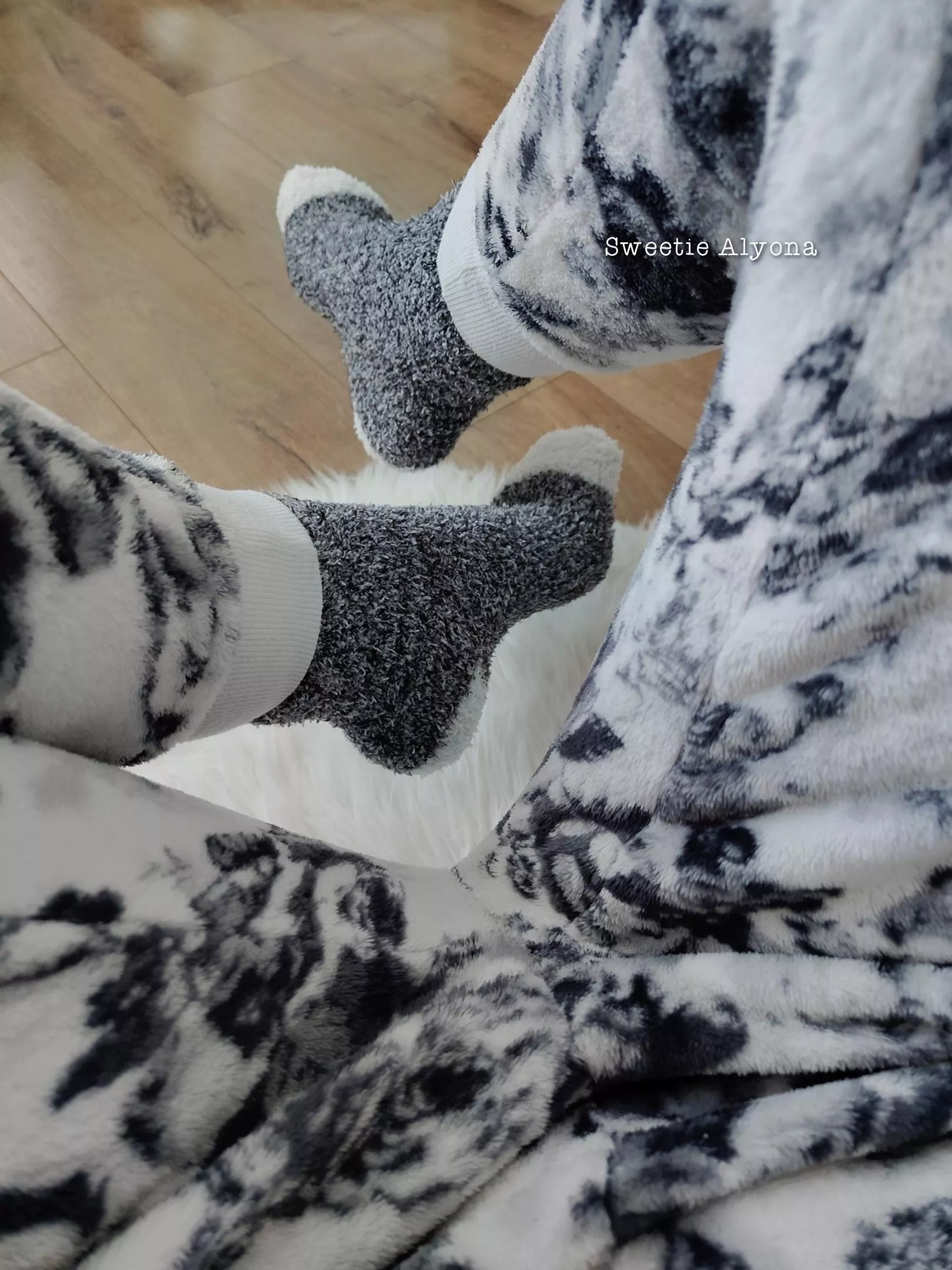 Fuzzy combo  posted by SweetieAlyona