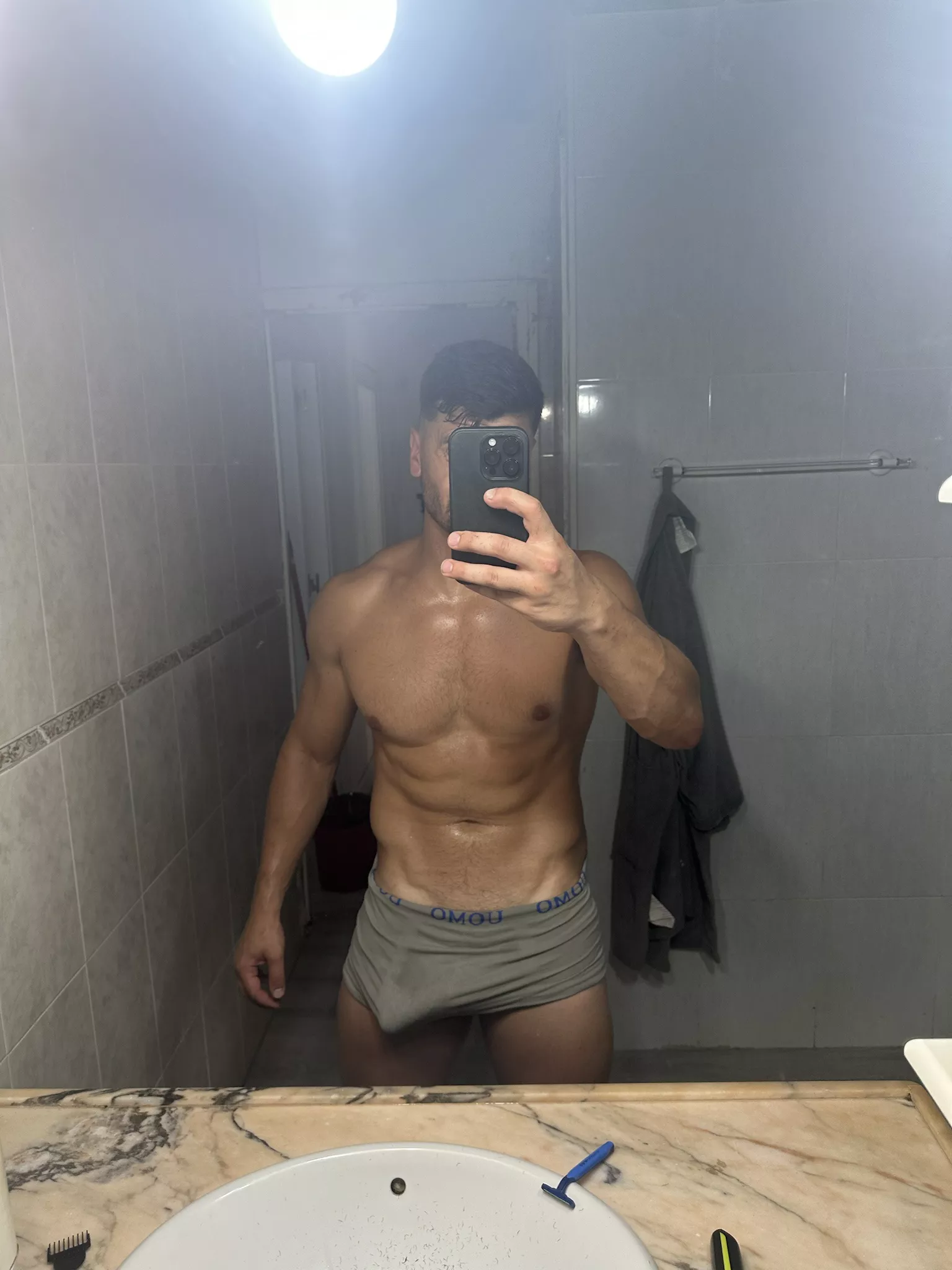 Good day to see a good V
 posted by realisiwak