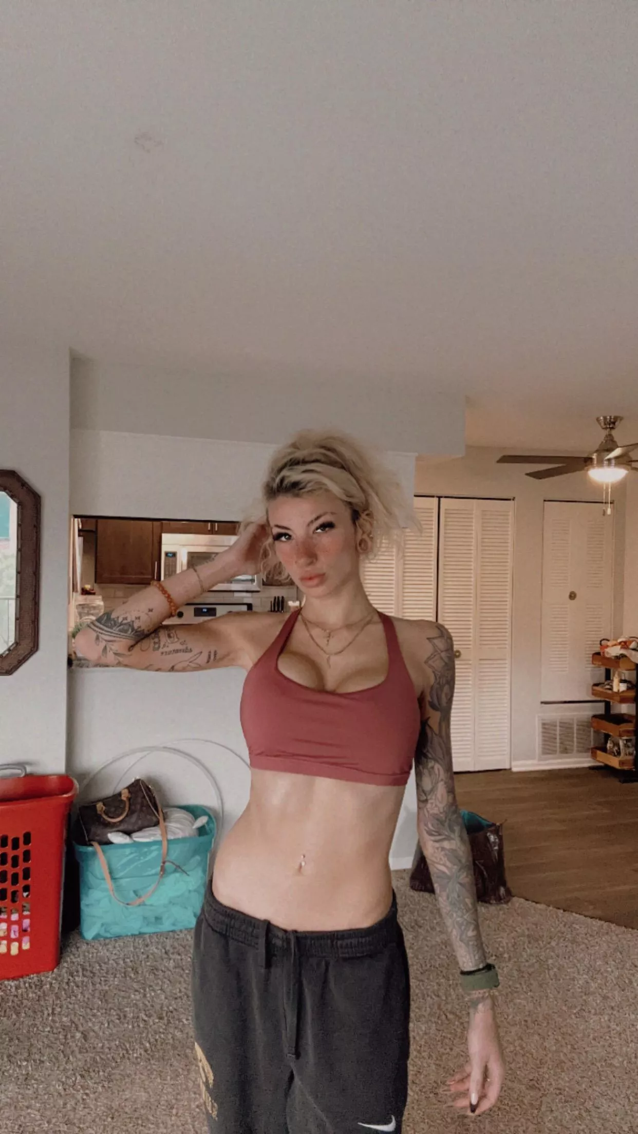 I can barely stay contained in my sports bra  posted by ItsShayspice