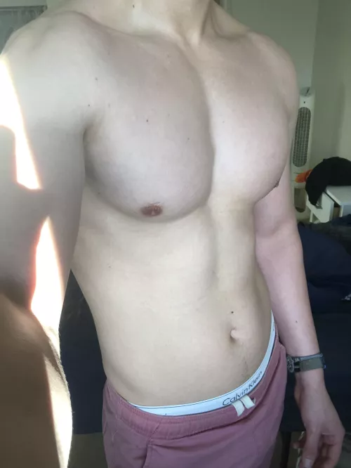 I'm Feeling the Twunk Energy ;) by Saturnouh