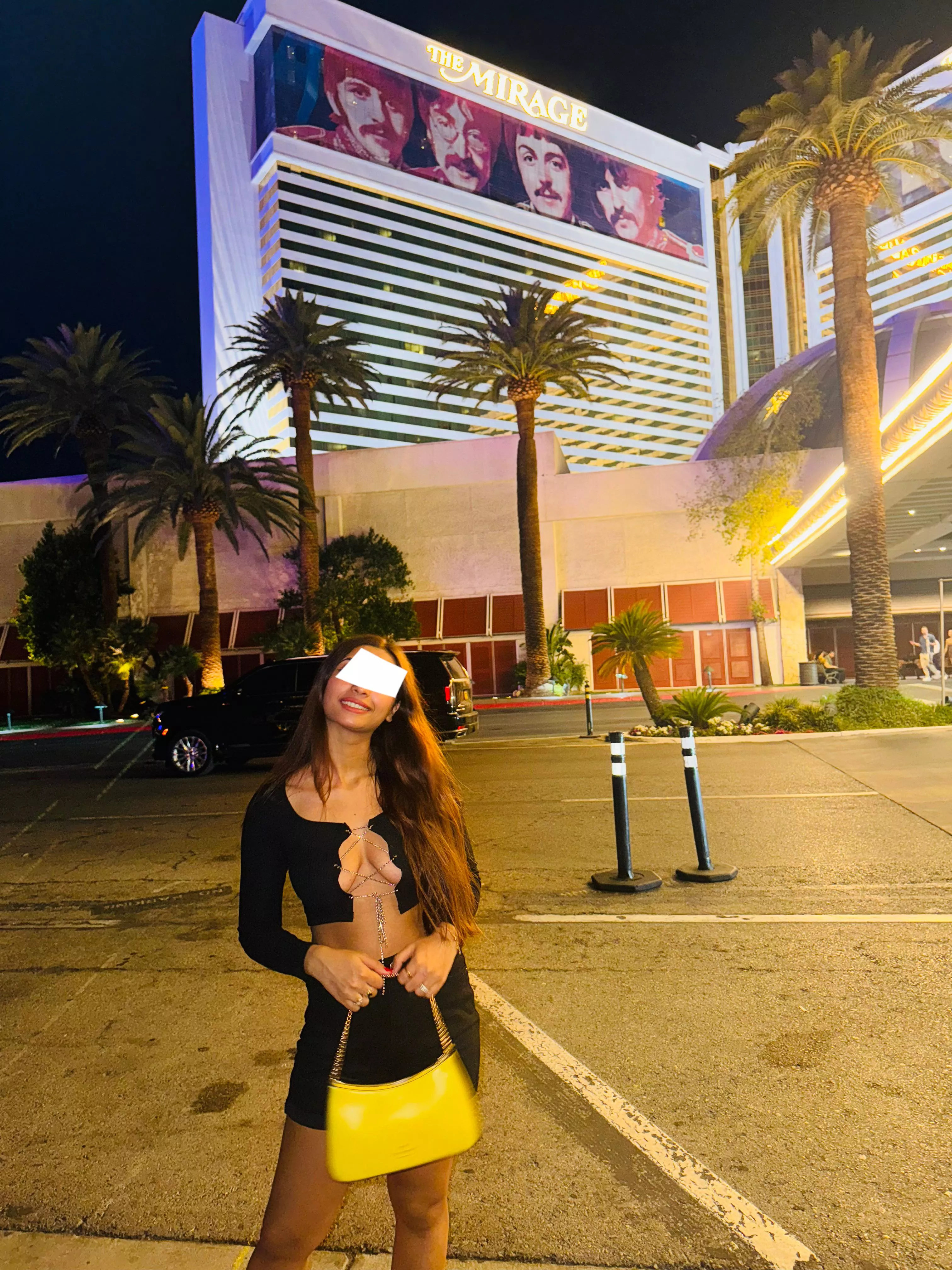Just your Brown Girl on streets of Vegas [f] posted by Special-Flamingo-985