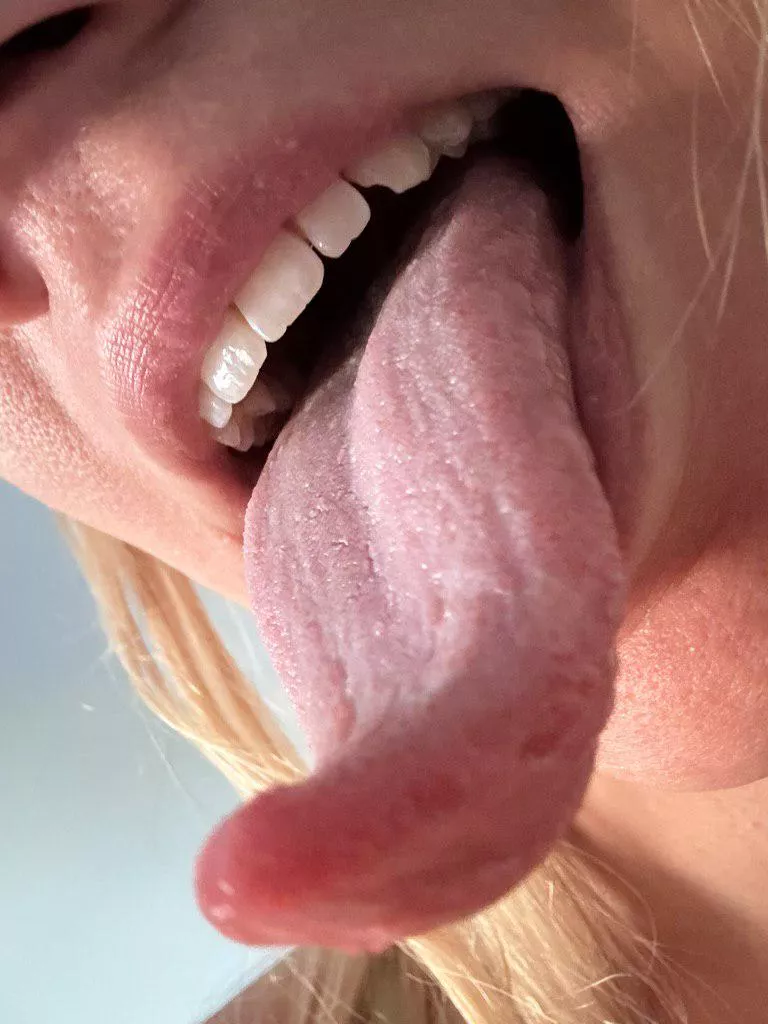 let me lick it 👅 posted by jennyahegaoblonde