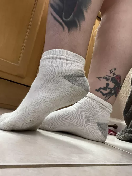 Love the classic Hanes sock look by DeIightfulDani